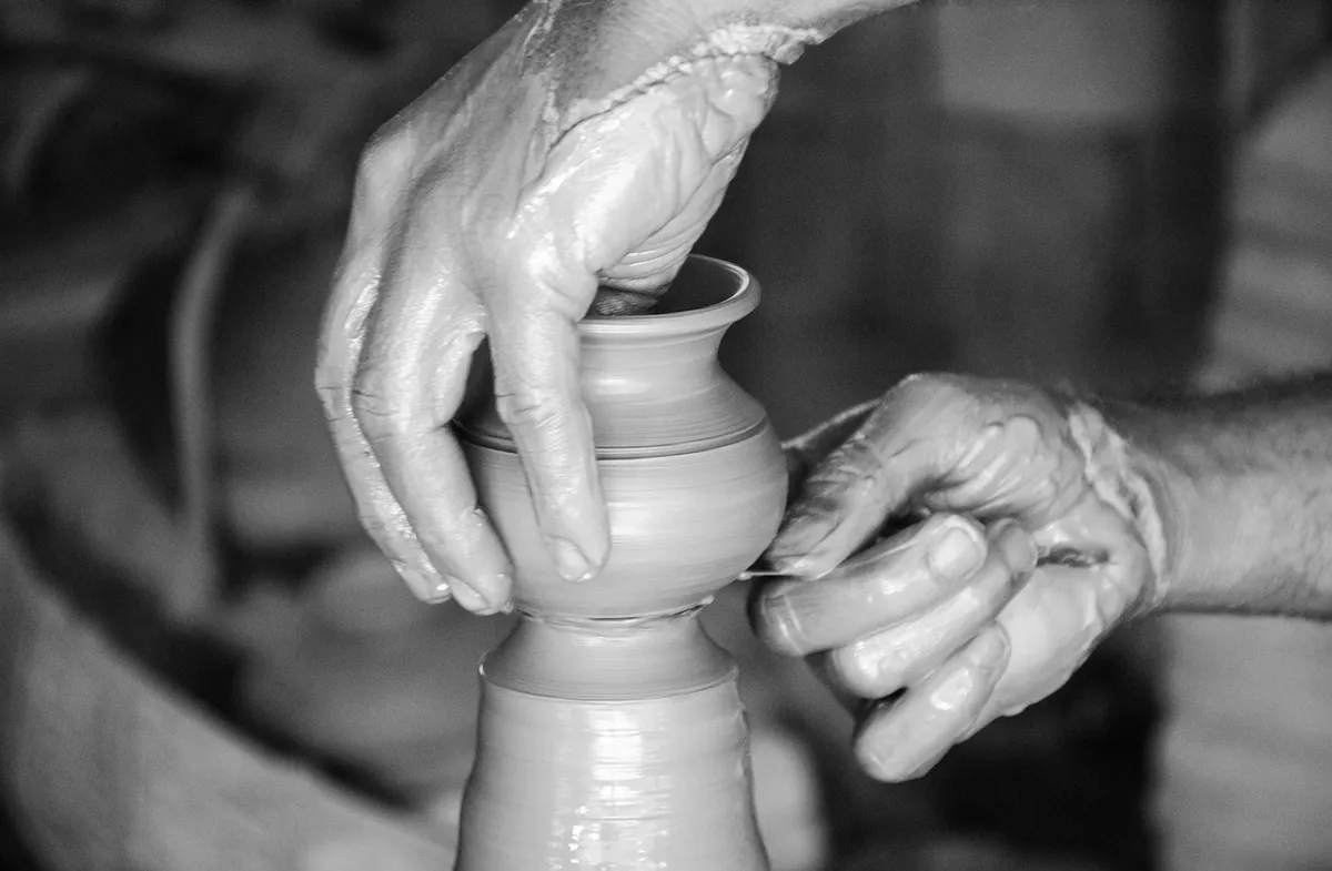 make, soil, pot, hand